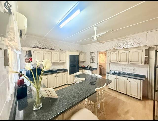 4 BEDROOM HOUSE FOR SALE IN VANDERBIJLPARK CE 5